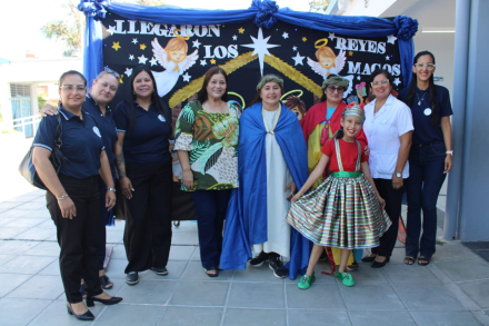 Entrega de juguetes por Reyes Magos3.jpg