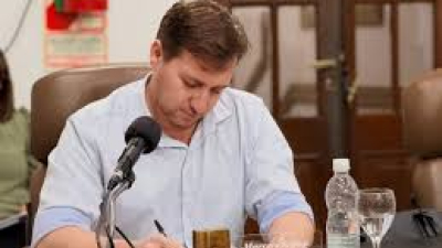 Marcelo Sphan sigue como concejal, al menos hasta el inicio de las sesiones ordinarias