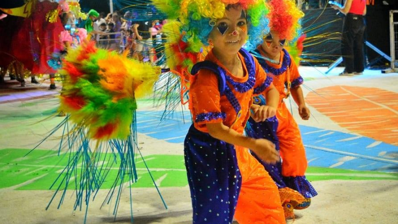Brillo y ritmo en las primeras noches de carnaval de Margarita Belén