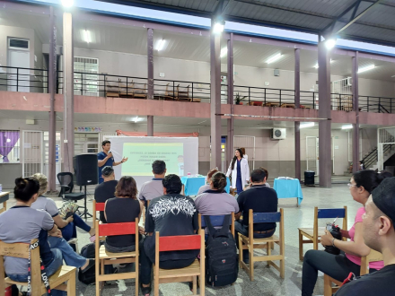 CHARLA SOBRE OBESIDAD CENTRO DE SALUD LA PILAR (4).jpeg