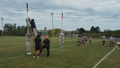 Susto en el Club San Patricio: se desprendió el travesaño de la "H" e hirió a un niño en un encuentro de rugby