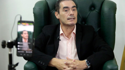 "Por los bajos salarios, el docente está obligado a buscar otros ingresos"