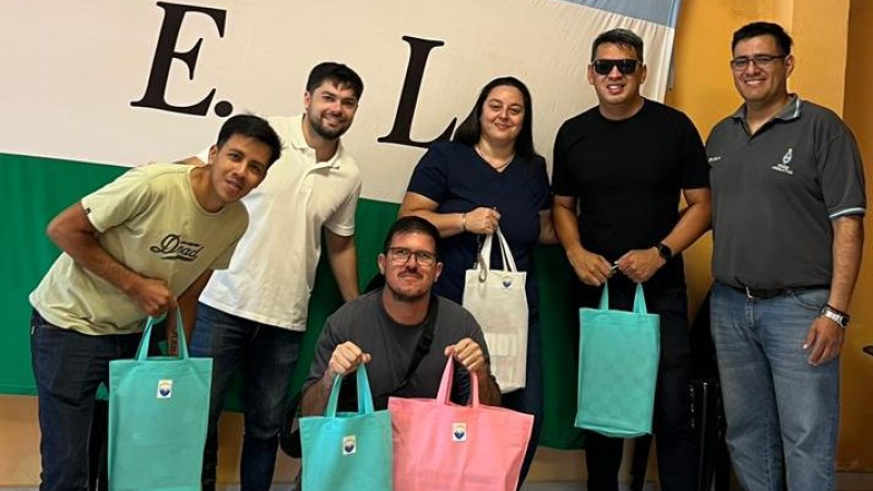 El sindicato legislativo entregó 1100 kits escolares a todos los niveles