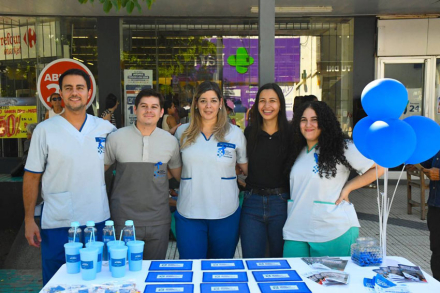 Concientizaron-sobre-el-cáncer-de-colon-desde-el-Centro-de-Medicina-Nuclear-y-Radioterapia-(6).jpg