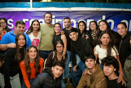 Eber-con-estudiantes-del-interior-(2).jpg