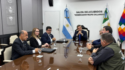 Acuerdan recuperar testimonios de excombatientes de Malvinas