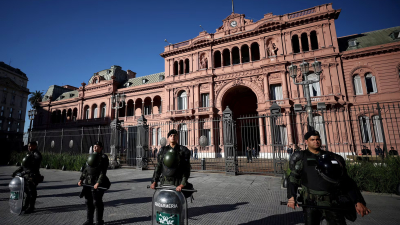 Milei entre la prohibición de la prensa en Casa Rosada y la eliminación de las Paso