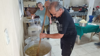 Día del Trabajador con sabor a locro y pastelitos en Resistencia