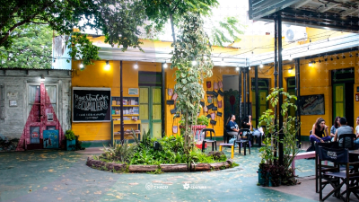 Feria Cultiva en el patio del Cecual