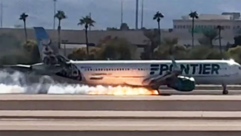 Un avión atropelló a un peatón y desató un incendio en el aeropuerto de Denver