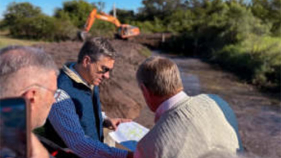 El gobernador supervisó limpieza de canales rurales en Tres Isletas
