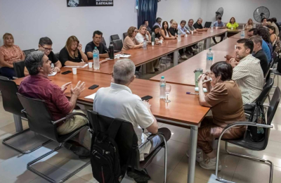 Capitanich convoca a los aspirantes a la Gobernación del peronismo para el 2027