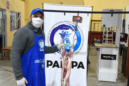 venta de chivitos del oeste formoseño en la feria del IPAIPPA