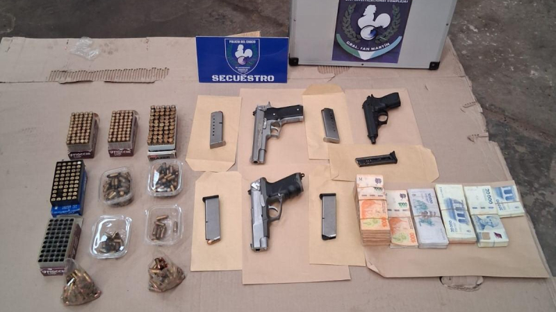 Hallaron cinco de los 15 millones robados a un camionero