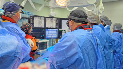El HAC realizó el implante de una nueva endoprótesis de aorta abdominal