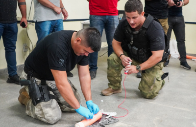 La Policía del Chaco suma pistolas Taser con protocolos y capacitación obligatoria