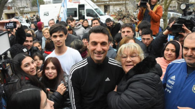"Leo no se va", aclamó el pueblo de Pujato