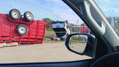 Volcó una camioneta con un tráiler que transportaba caballos
