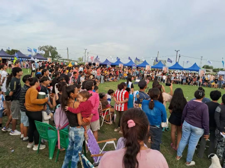 Familias del barrio Lisbel Rivira compartieron festejos por el Mes del Niño (7)