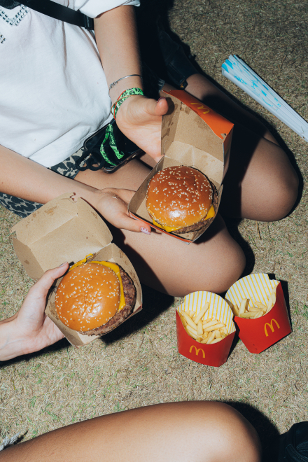 McDonald's reafirma su compromiso con la calidad evolucionando la preparación de sus hamburguesas más icónicas