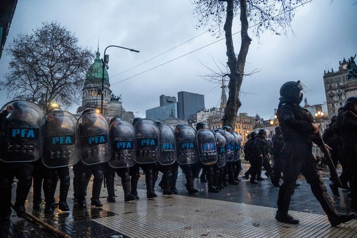 represion3