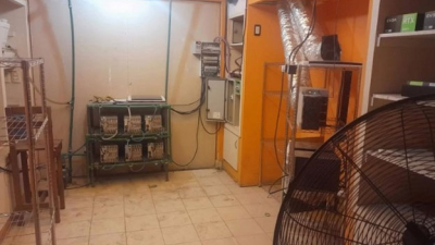 Allanamientos por lavado: encontraron granjas de criptomonedas y una conexión eléctrica clandestina