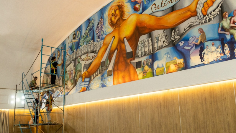 Homenaje, libros y música a 40 años del mural de la UNNE