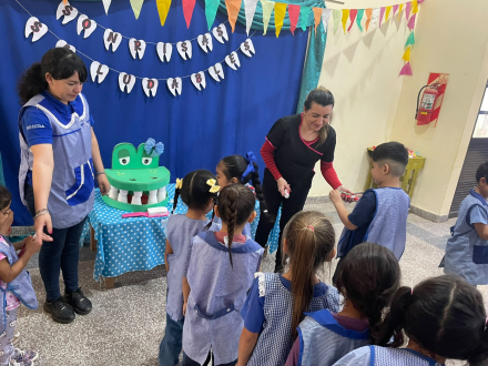 Charla salud bucal Htal Riacho He Hé (3)