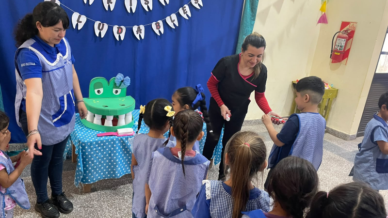 Enseñanza del cuidado de la salud bucal en jardines de infantes