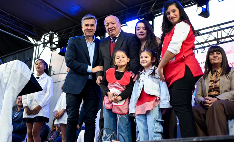 En Laguna Limpia Zdero inauguró viviendas, pavimento y red de electrificación rural