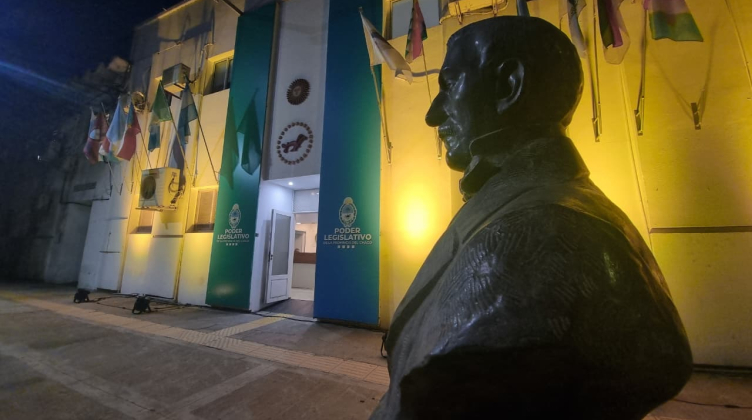 La Legislatura se iluminó de amarillo en el Mes de la Prevención del Suicidio