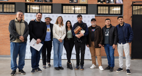 El primer acordeón de Tirol fue entregado a la Usina Cultural