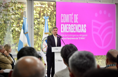 "No esperamos que llegue el agua, trabajamos antes", aseguró Zdero