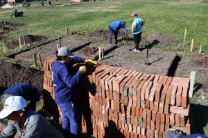 Laguna Blanca: avanza la construcción de nuevas viviendas y obras complementarias
