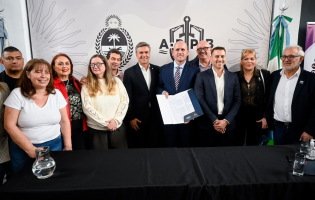 Zdero anunció la construcción de la sede de la Cámara de Comercio de Barranqueras