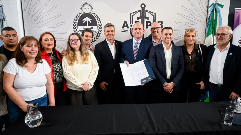 Zdero anunció la construcción de la sede de la Cámara de Comercio de Barranqueras