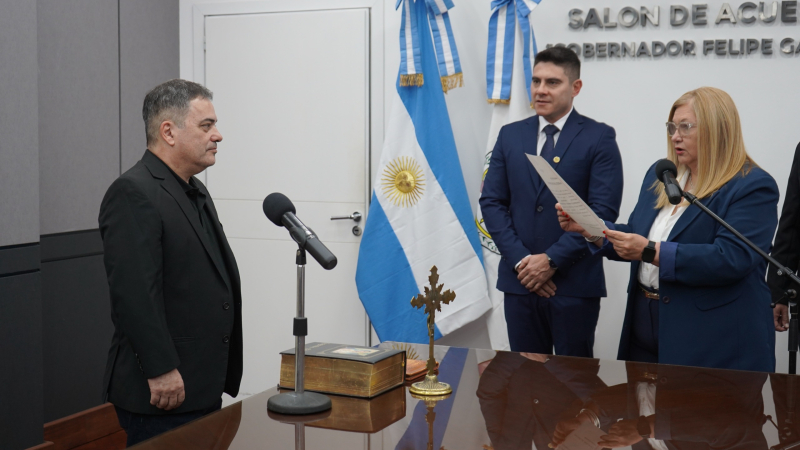 Delgado tomó juramento a Alberto Mahave como vocal del IPDUV