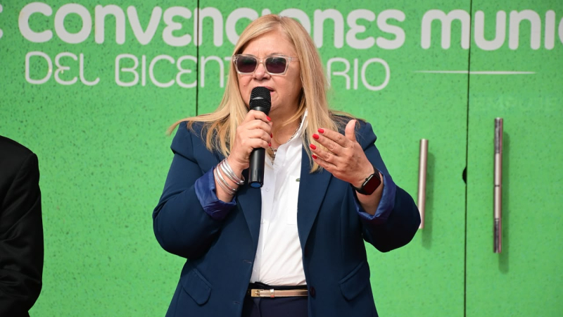 "No dejen de leer, es la puerta a la creación y al pensamiento crítico"