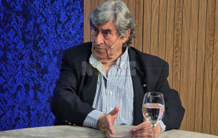 "El PJ reemplazó a las mujeres con olor a humo por mujeres con perfume francés"