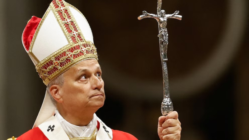 A menos de un mes de visitar Argentina, operarán al Papa por un nódulo en un pulmón
