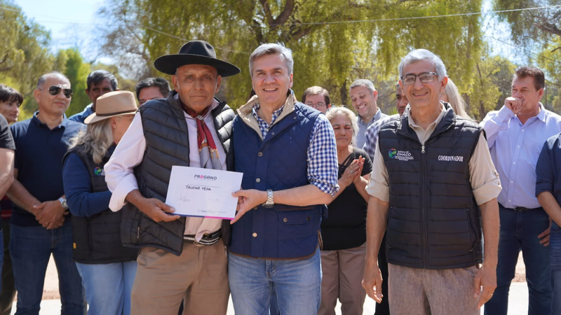 Zdero inauguró las refacciones de un centro de desarrollo productivo