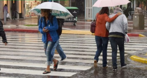 Rige una alerta naranja por fuertes tormentas en Resistencia