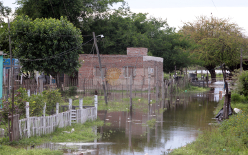La creciente golpea a los vecinos de Puerto Vilelas