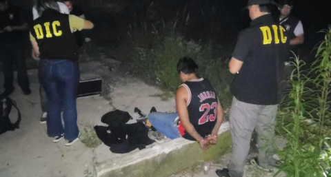 Las cámaras delataron al sospechoso del crimen de un hombre: fue detenido por la camiseta de Jordan