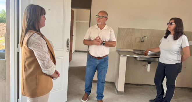 El titular del IPDUV supervisó la etapa final de viviendas en Pampa Almirón